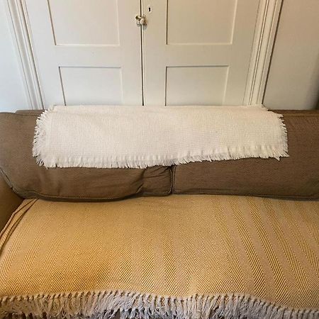 4 Quiet Compact Studio With Garden View - Best Location - Comfortable - Quiet Apartment Brighton Exterior photo