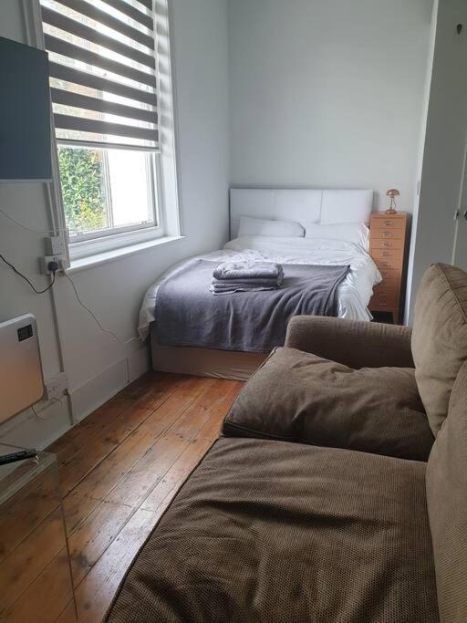 4 Quiet Compact Studio With Garden View - Best Location - Comfortable - Quiet Apartment Brighton Exterior photo